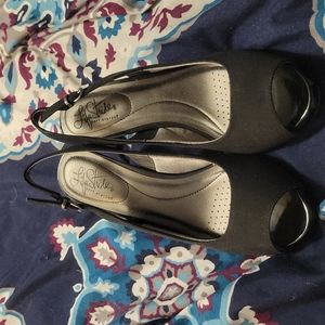 Black heels, Size 8